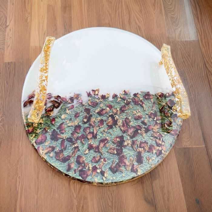 https://dirums.com/products/resin-flower-tray-ideal-as-serving-tray-vanity-tray-and-as-a-unique-handmade-gift-elegant-and-modern-tray-new-apartment-gift-5993