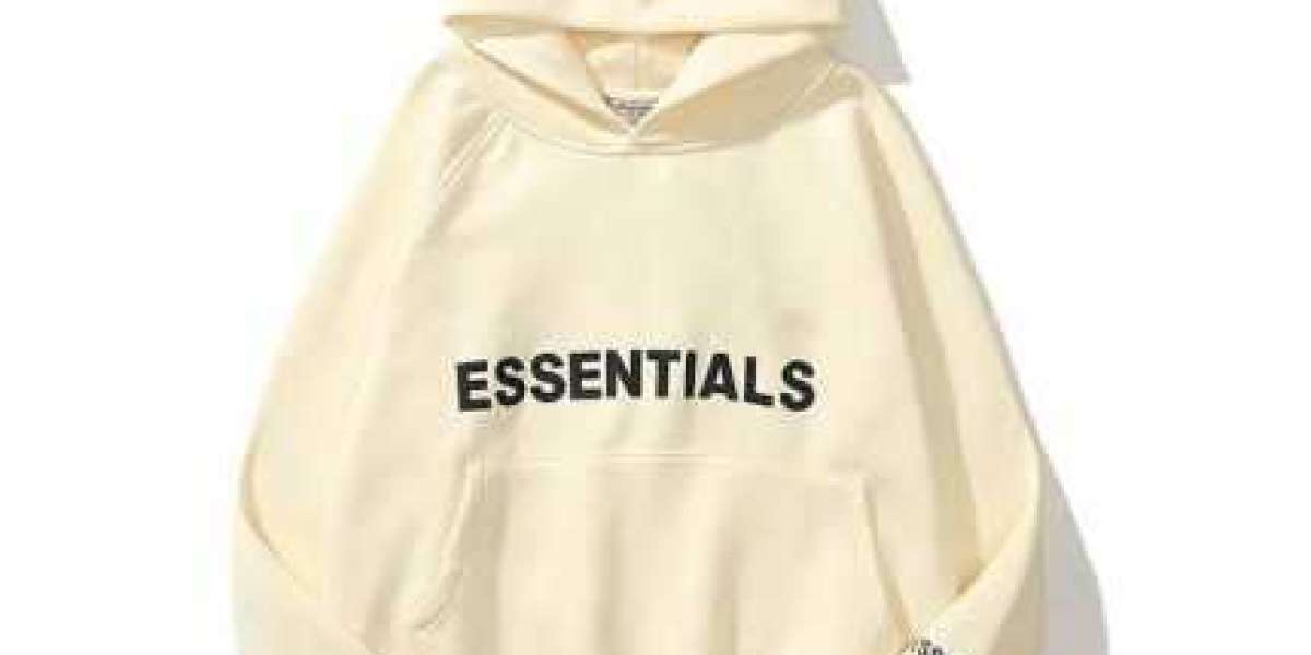 Essentials Hoodies: The Ultimate Layering Piece for All Seasons