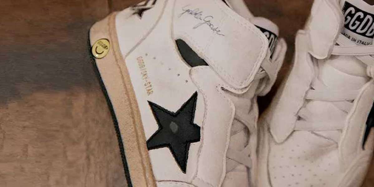 Golden Goose Space-Star Sneakers diverse city so there room for more types