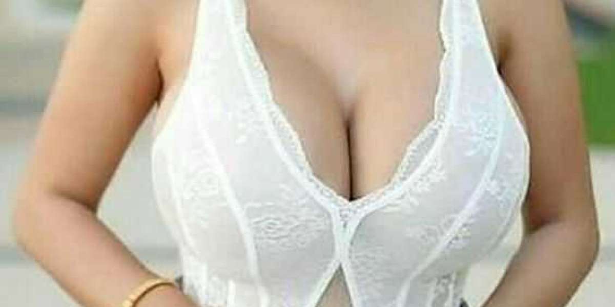Meet Sexy Sonam  Of Mumbai Hotel Escorts At The Grand Hyatt Hotel